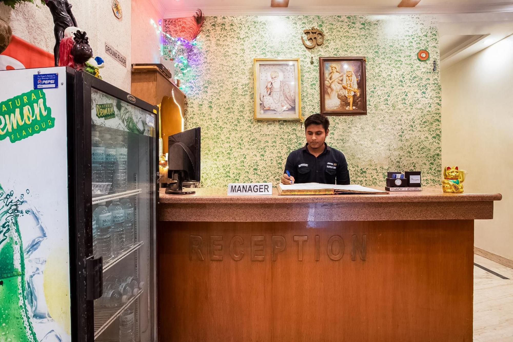 Hotel O City Inn Dx New Delhi Exteriör bild